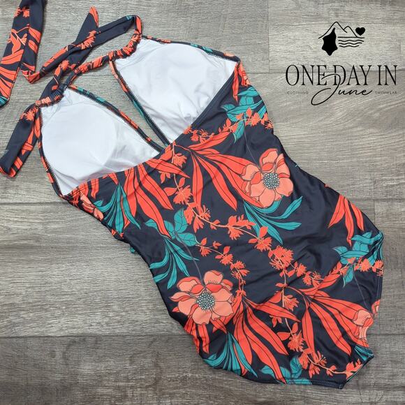 CharmLeaks V Front Tummy Control One Piece Swimsuit Size S - Picture 5 of 5